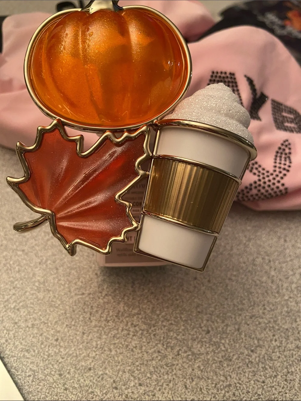Seasonal Orange Leaf & Pumpkin light up wallflower